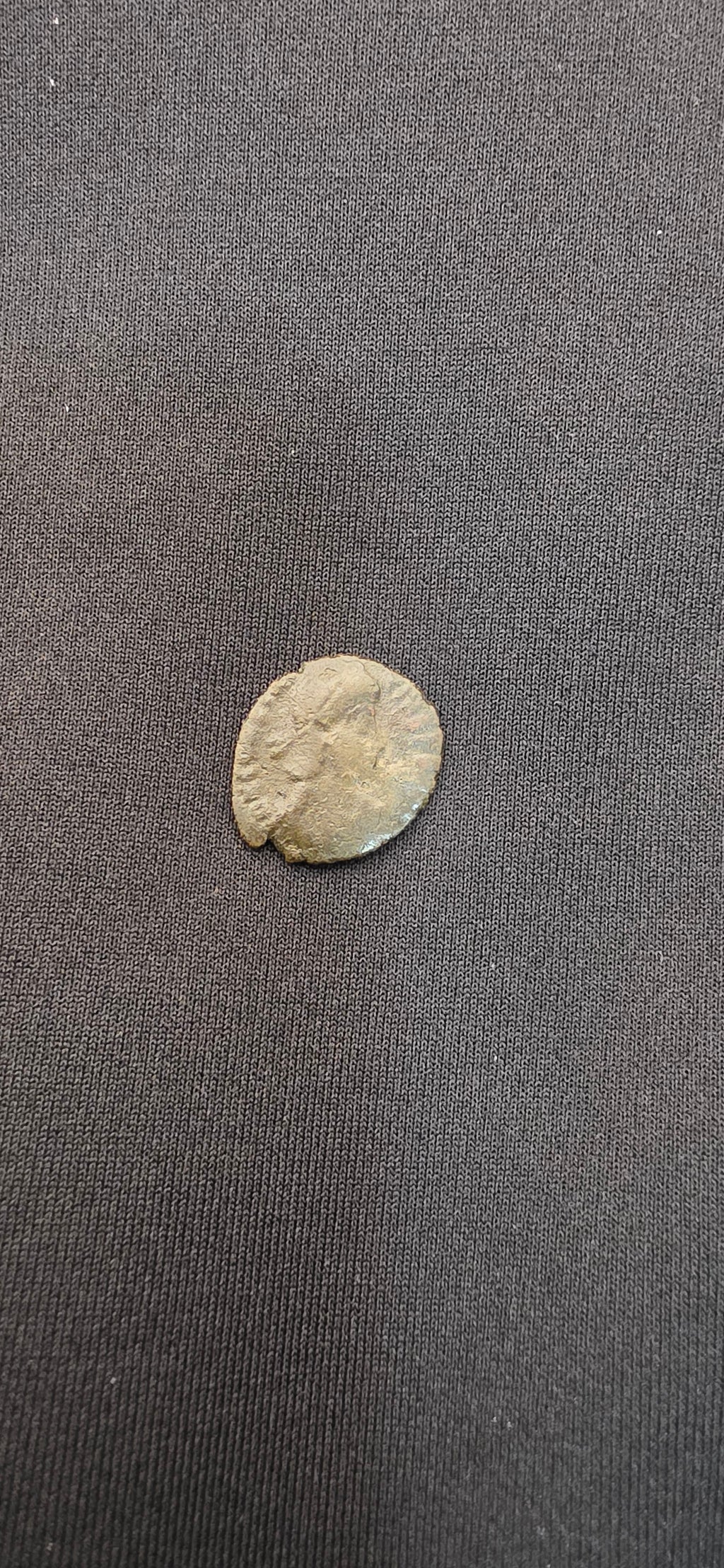 Late Roman Bronze – Constantine Era AE Coin
Ancient Roman Empire | 4th Century AD
