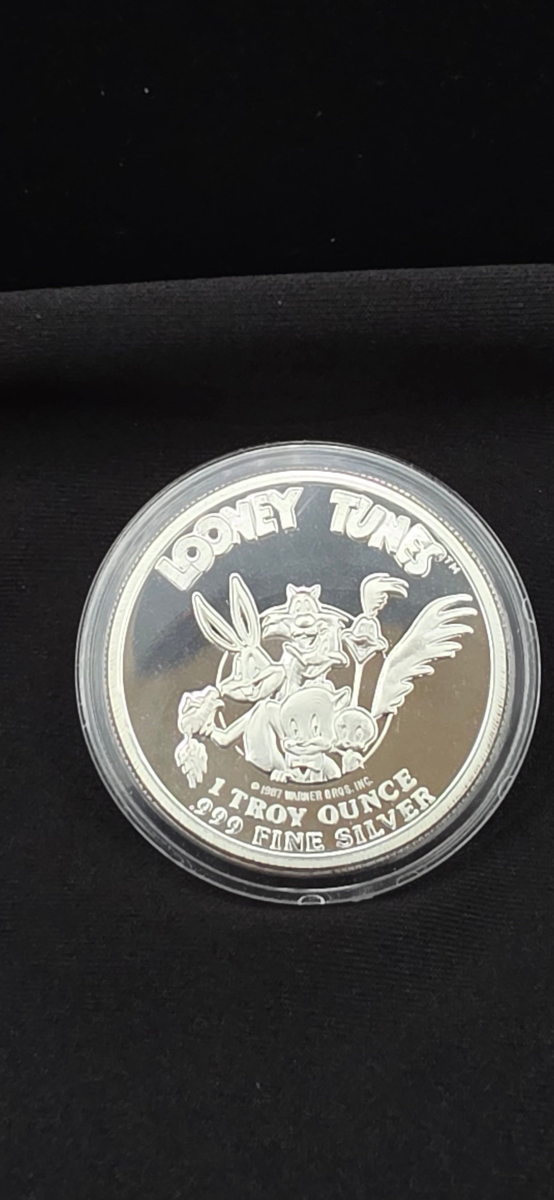 Buggs Bunny/ Looney Tunes 1oz Silver Round